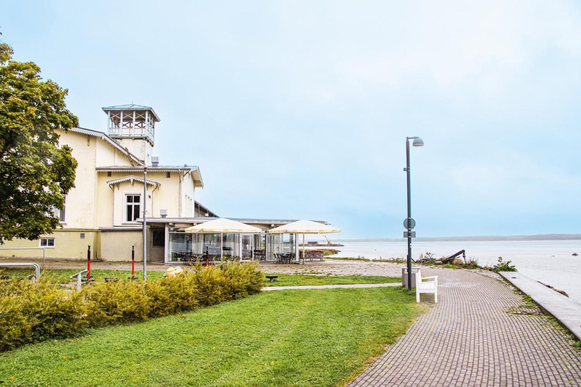Hotel Promenaadi Haapsalu Extérieur photo